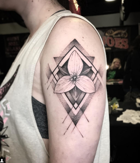 Tattoos - Trillium and Geometry on Arm. Instagram @MichaelBalesArt - 132548